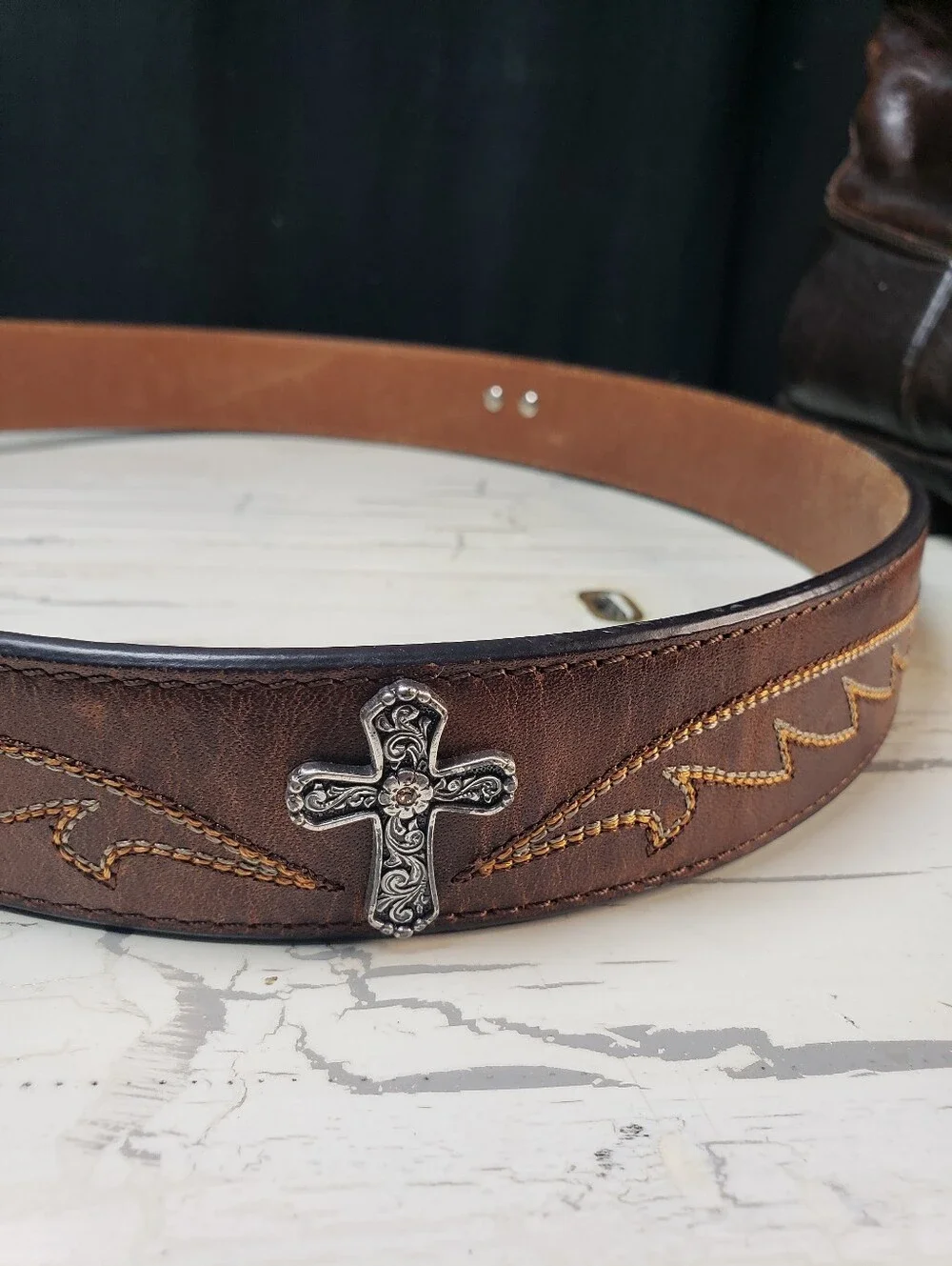 Ariat Cross Medallion Belt w/Cross Concho Buckle style A1512202 - Women's size M
